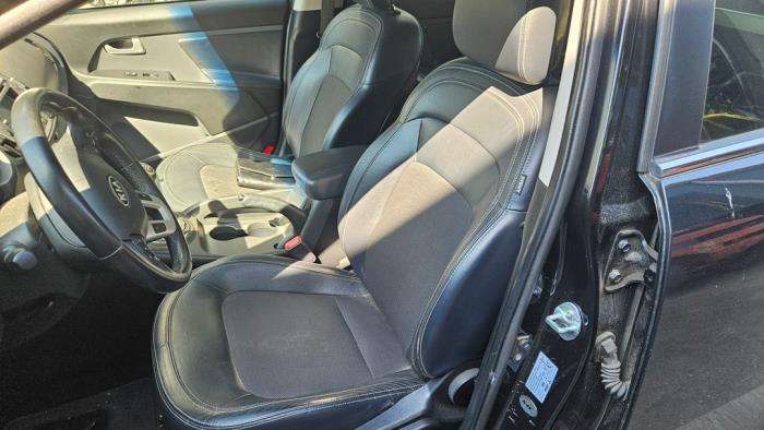 Kia Sportage 1.6 GDI 16V 4x2 Sloopvoertuig (2011, Zwart)