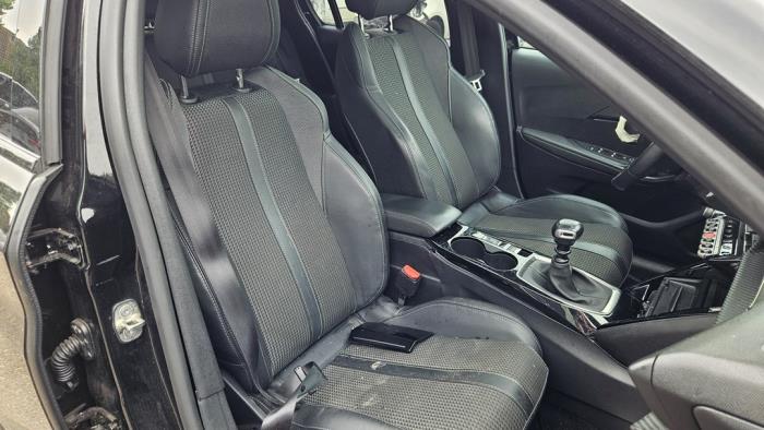 Peugeot 208 II 1.2 Vti 12V PureTech 100 Sloopvoertuig (2022, Zwart)