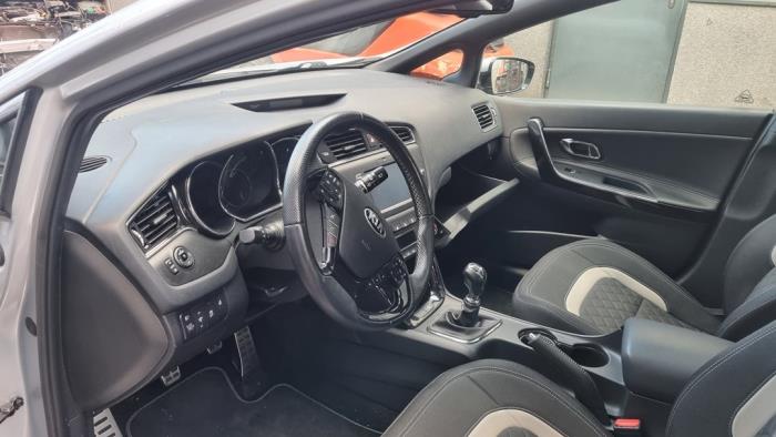 Kia Cee'd Sportswagon 1.0i T-GDi 12V 120 Sloopvoertuig (2017, Grijs)