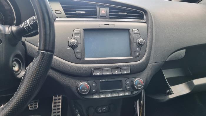 Kia Cee'd Sportswagon 1.0i T-GDi 12V 120 Sloopvoertuig (2017, Grijs)