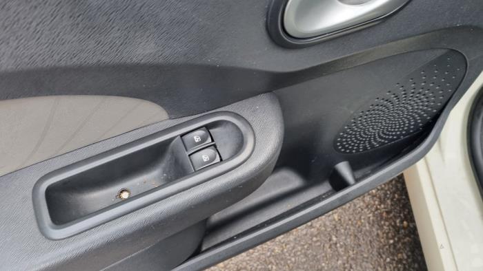 Renault Twingo II 1.2 16V Sloopvoertuig (2011)