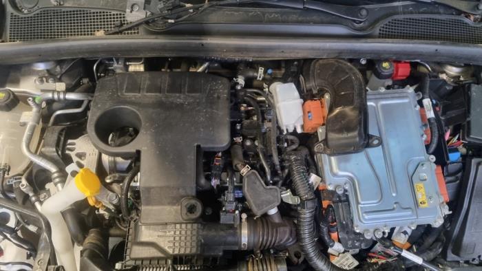 Renault Clio V 1.6 E-Tech 145 16V Sloopvoertuig (2024, Donker, Grijs)