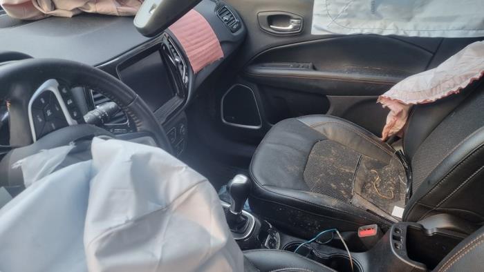 Jeep Compass II 1.4 Multi Air2 16V 4x4 Sloopvoertuig (2020, Donker, Grijs)