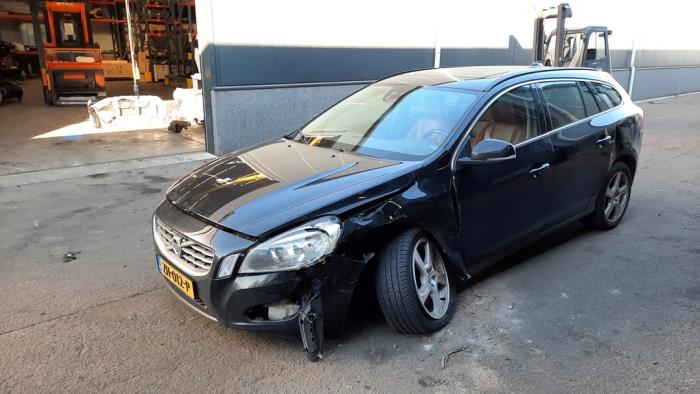 Volvo V60 I 1.6 T3 16V Sloopvoertuig (2012, Zwart)