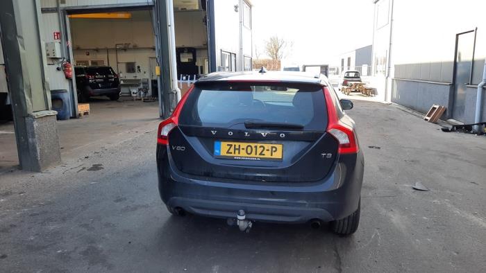 Volvo V60 I 1.6 T3 16V Sloopvoertuig (2012, Zwart)