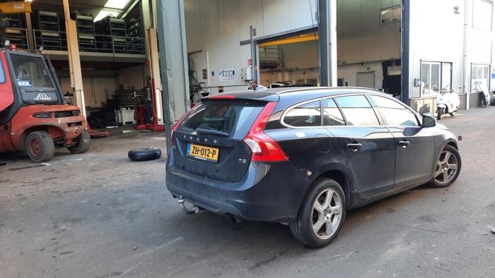 Volvo V60 I 1.6 T3 16V Sloopvoertuig (2012, Zwart)