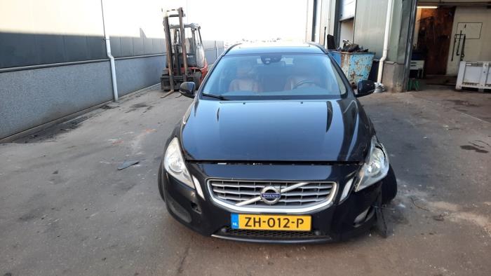 Volvo V60 I 1.6 T3 16V Sloopvoertuig (2012, Zwart)