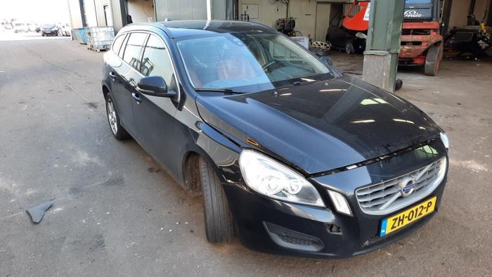 Volvo V60 I 1.6 T3 16V Sloopvoertuig (2012, Zwart)
