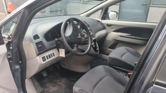 Mitsubishi Grandis 2.4 16V MIVEC Sloopvoertuig (2007, Grijs)