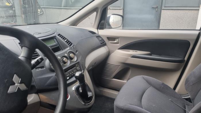 Mitsubishi Grandis 2.4 16V MIVEC Sloopvoertuig (2007, Grijs)