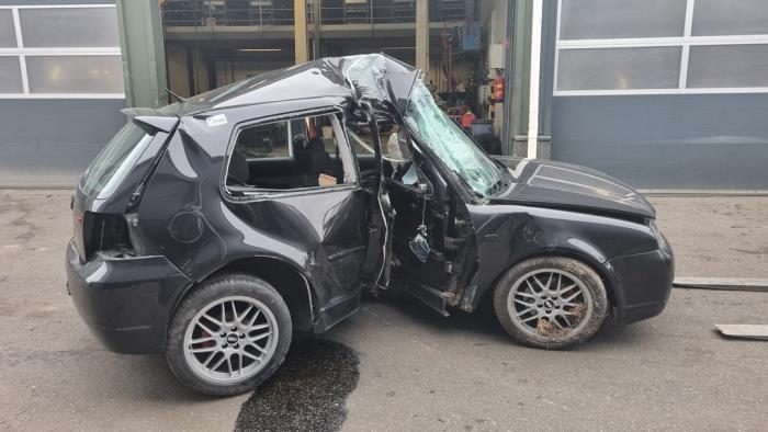 Volkswagen Golf IV 1.8 20V Turbo Sloopvoertuig (1998, Zwart)