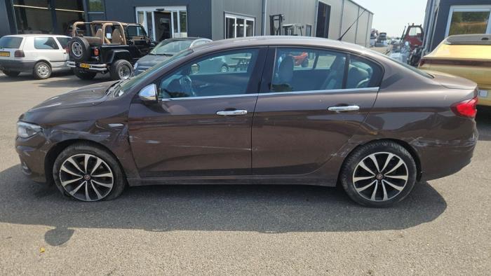 Fiat Tipo 1.4 16V Sloopvoertuig (2016, COLORE ESTERNO (BRONZO BR)