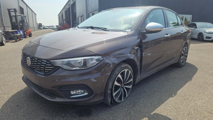 Fiat Tipo 1.4 16V Sloopvoertuig (2016, COLORE ESTERNO (BRONZO BR)