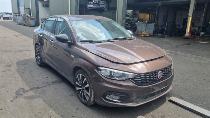 Fiat Tipo 1.4 16V Sloopvoertuig (2016, COLORE ESTERNO (BRONZO BR)