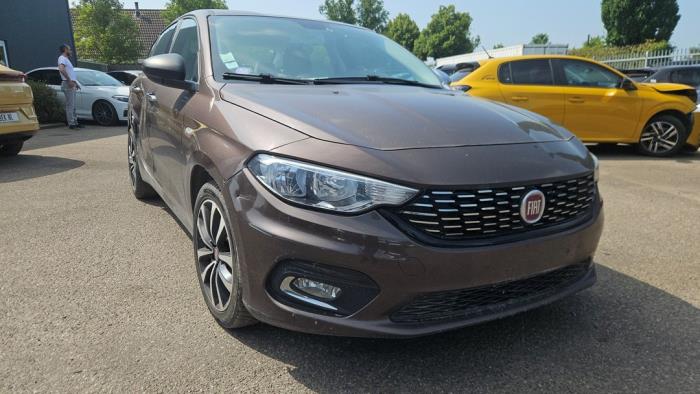 Fiat Tipo 1.4 16V Sloopvoertuig (2016, COLORE ESTERNO (BRONZO BR)