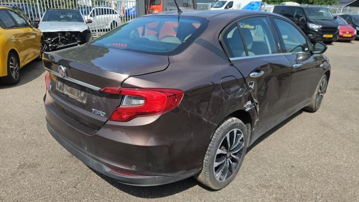 Fiat Tipo 1.4 16V Sloopvoertuig (2016, COLORE ESTERNO (BRONZO BR)