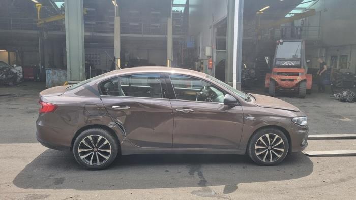 Fiat Tipo 1.4 16V Sloopvoertuig (2016, COLORE ESTERNO (BRONZO BR)