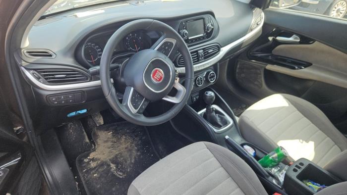 Fiat Tipo 1.4 16V Sloopvoertuig (2016, COLORE ESTERNO (BRONZO BR)