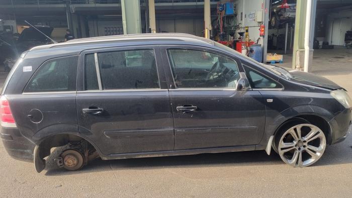 Opel Zafira 2.2 16V Direct Ecotec Sloopvoertuig (2005, Zwart)