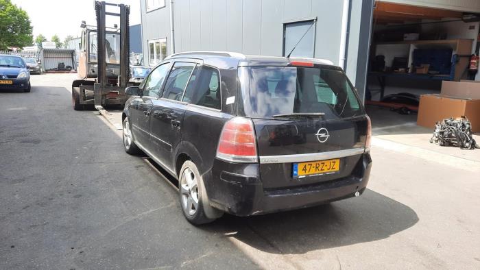 Opel Zafira 2.2 16V Direct Ecotec Sloopvoertuig (2005, Zwart)