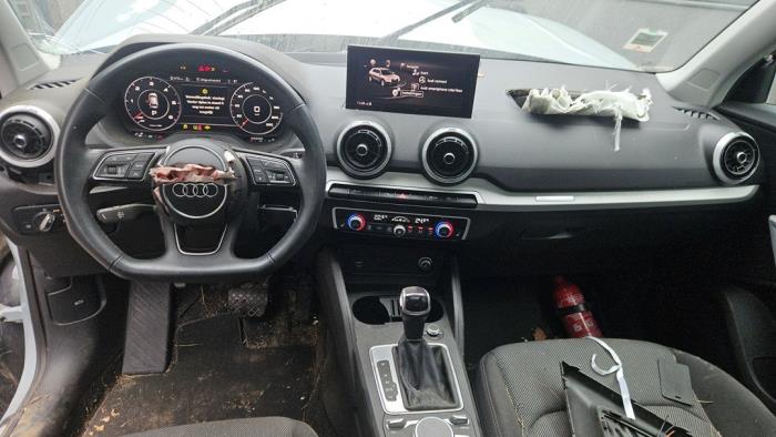 Audi Q2 2.0 30 TDI 16V Sloopvoertuig (2021, Grijs)