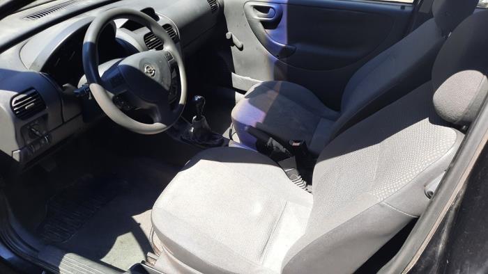 Opel Corsa C 1.2 16V Sloopvoertuig (2002, Zwart)