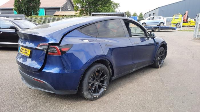 Tesla Model Y Long Range RWD Sloopvoertuig (2024, Blauw)