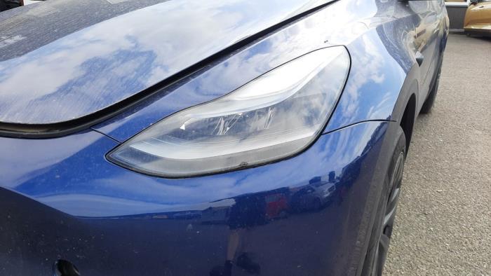 Tesla Model Y Long Range RWD Sloopvoertuig (2024, Blauw)