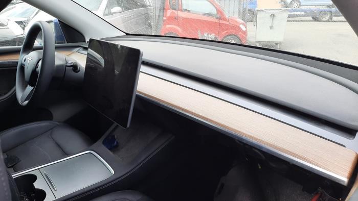 Tesla Model Y Long Range RWD Sloopvoertuig (2024, Blauw)