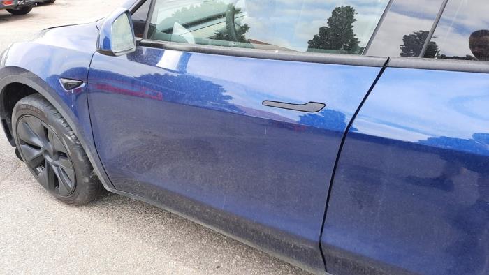 Tesla Model Y Long Range RWD Sloopvoertuig (2024, Blauw)