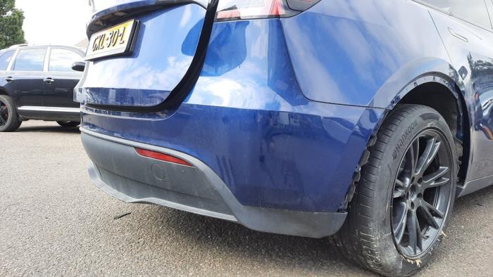 Tesla Model Y Long Range RWD Sloopvoertuig (2024, Blauw)