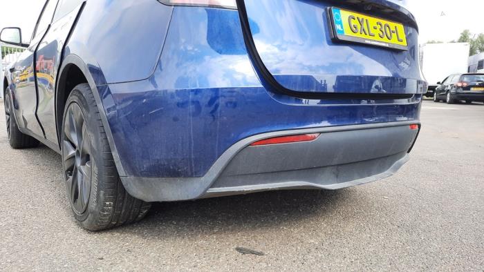 Tesla Model Y Long Range RWD Sloopvoertuig (2024, Blauw)