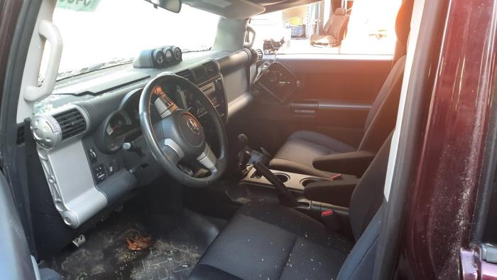Toyota FJ Cruiser 4.0 V6 24V 4x2 Sloopvoertuig (2007)