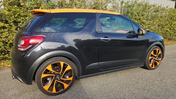 Citroen DS3 1.6 16V VTS THP Racing Schadevoertuig (2012, Zwart)