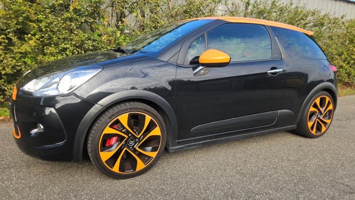 Citroen DS3 1.6 16V VTS THP Racing Schadevoertuig (2012, Zwart)