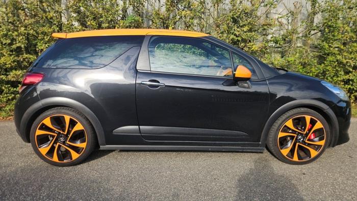 Citroen DS3 1.6 16V VTS THP Racing Schadevoertuig (2012, Zwart)