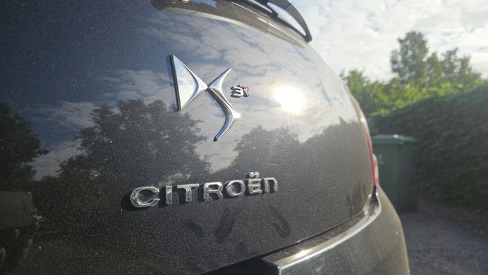 Citroen DS3 1.6 16V VTS THP Racing Schadevoertuig (2012, Zwart)