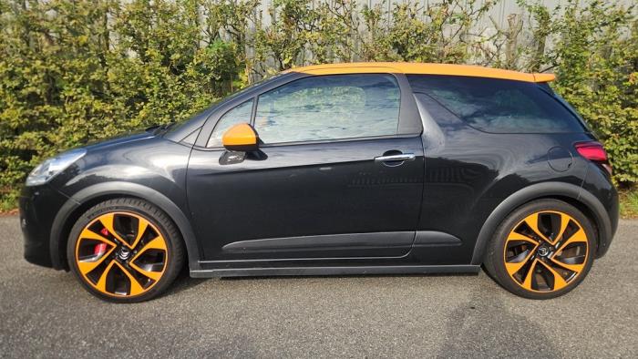 Citroen DS3 1.6 16V VTS THP Racing Schadevoertuig (2012, Zwart)