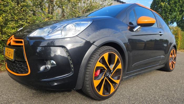 Citroen DS3 1.6 16V VTS THP Racing Schadevoertuig (2012, Zwart)