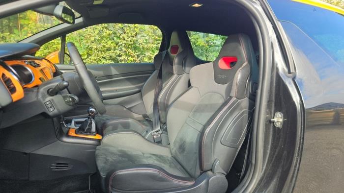 Citroen DS3 1.6 16V VTS THP Racing Schadevoertuig (2012, Zwart)