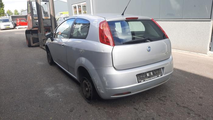 Fiat Grande Punto 1.4 Sloopvoertuig (2007, Grijs)