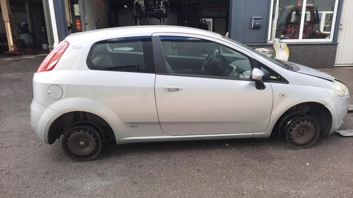Fiat Grande Punto 1.4 Sloopvoertuig (2007, Grijs)