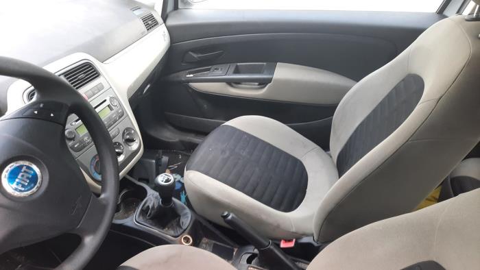 Fiat Grande Punto 1.4 Sloopvoertuig (2007, Grijs)