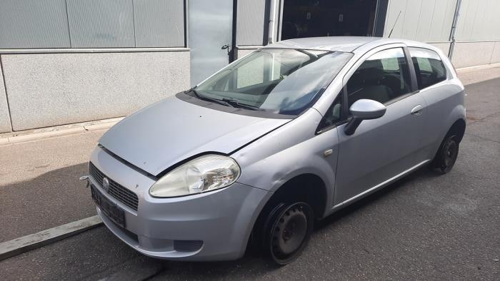 Fiat Grande Punto 1.4 Sloopvoertuig (2007, Grijs)