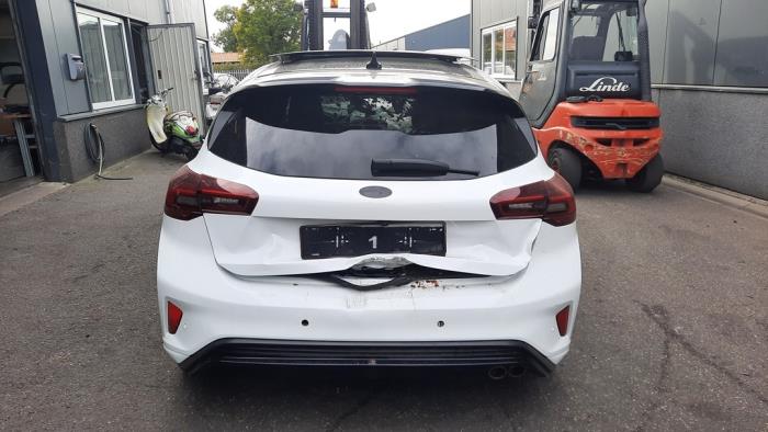 Ford Focus 4 1.0 EcoBoost 12V Hybrid 155 Sloopvoertuig (2023, Roze, Wit)