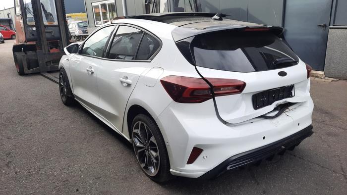Ford Focus 4 1.0 EcoBoost 12V Hybrid 155 Sloopvoertuig (2023, Roze, Wit)