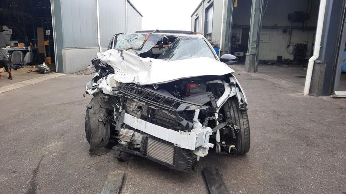 Ford Focus 4 1.0 EcoBoost 12V Hybrid 155 Sloopvoertuig (2023, Roze, Wit)