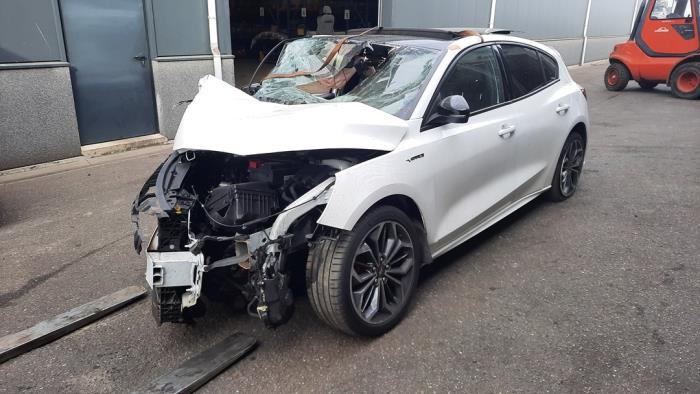 Ford Focus 4 1.0 EcoBoost 12V Hybrid 155 Sloopvoertuig (2023, Roze, Wit)