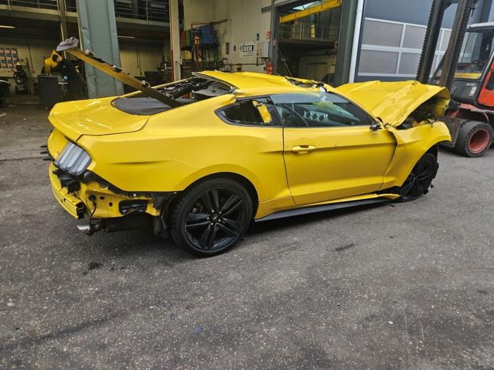 Ford Usa Mustang VI Fastback 2.3 EcoBoost 16V Sloopvoertuig (2015, Geel)