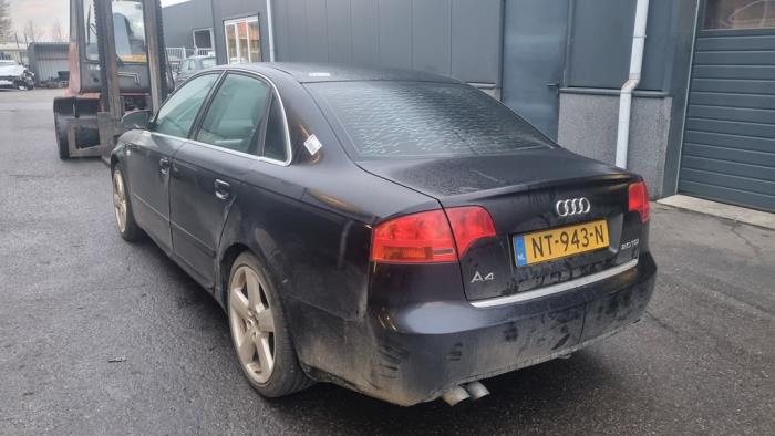 Audi A4 2.0 TDI 16V Sloopvoertuig (2006, Zwart)
